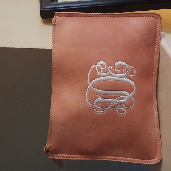 MONOGRAMMED. - Picture 3 of 6